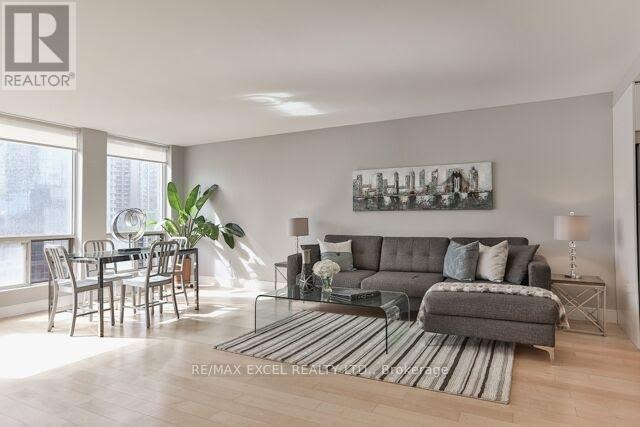 1603 - 25 Grenville Street, Toronto, Ontario  M4Y 2X5 - Photo 3 - C12732664