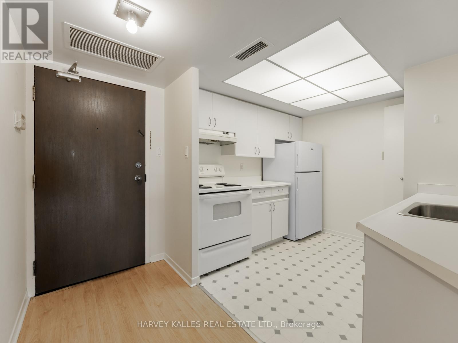 602 - 1001 Bay Street, Toronto, Ontario  M5S 3A6 - Photo 4 - C12732680