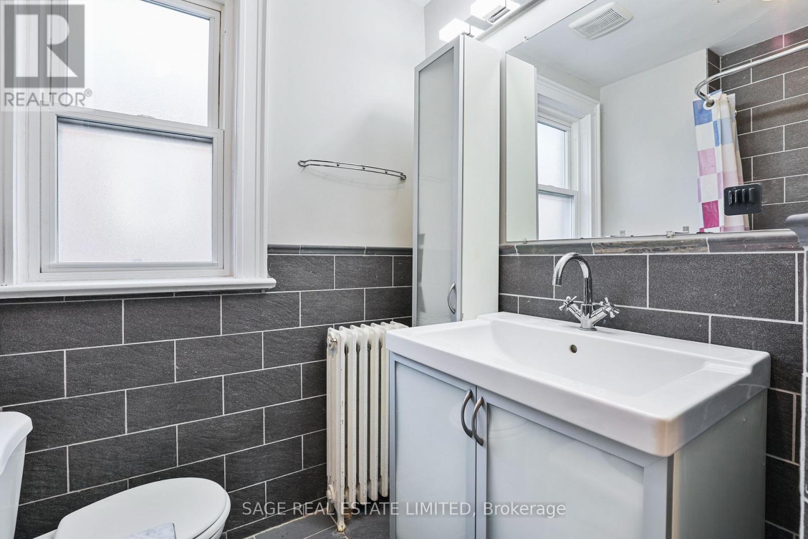 Upper - 95 Hillsdale Avenue E, Toronto, Ontario  M4S 1T4 - Photo 11 - C12732710