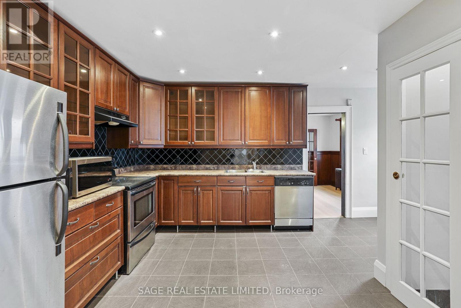 Upper - 95 Hillsdale Avenue E, Toronto, Ontario  M4S 1T4 - Photo 8 - C12732710