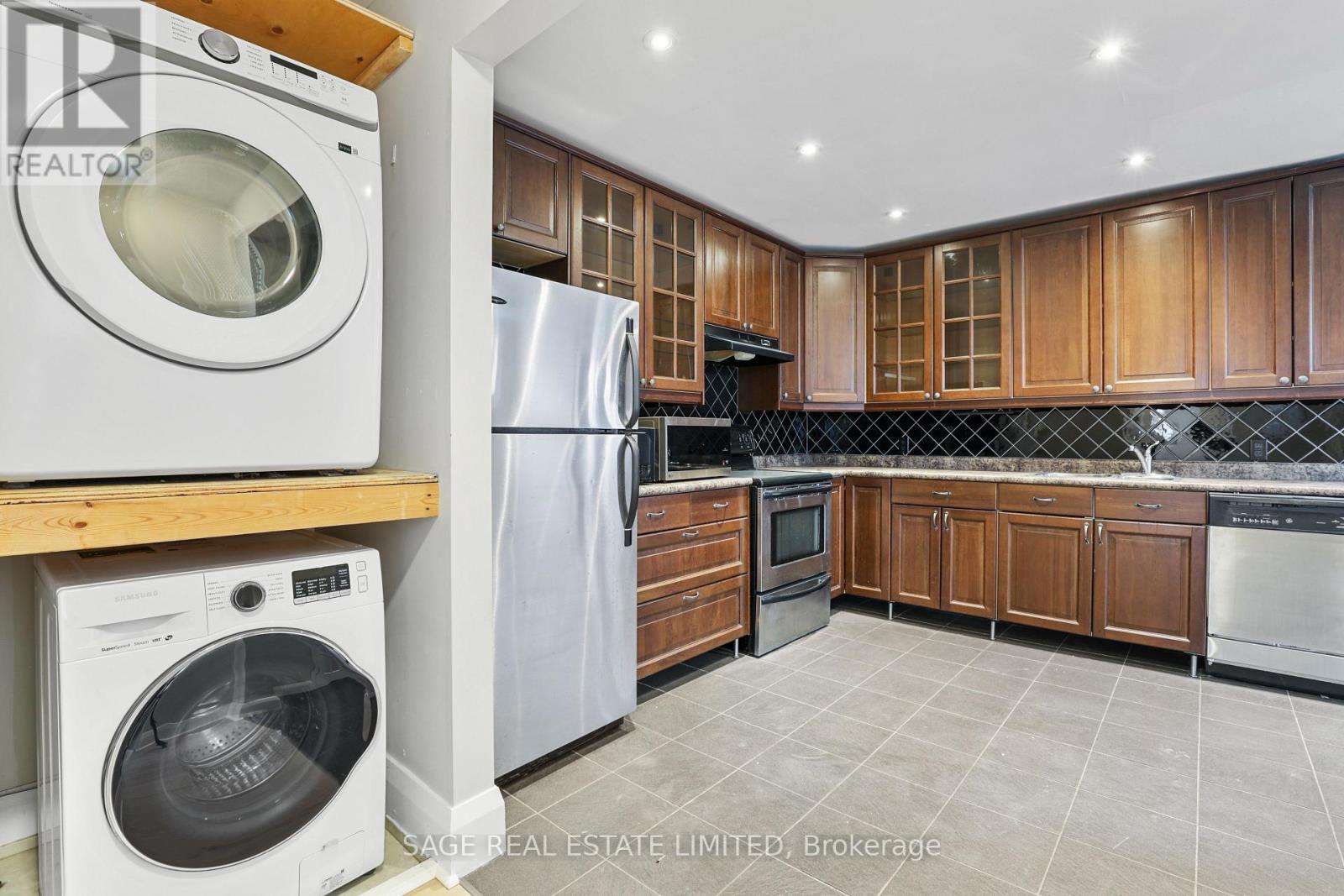 Upper - 95 Hillsdale Avenue E, Toronto, Ontario  M4S 1T4 - Photo 9 - C12732710