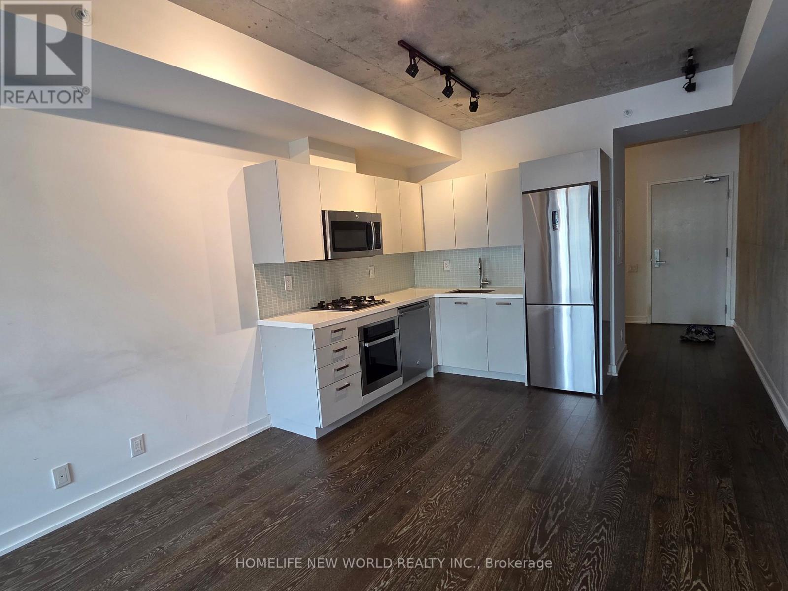 303 - 39 Brant Street, Toronto, Ontario  M5V 0M8 - Photo 3 - C12732724