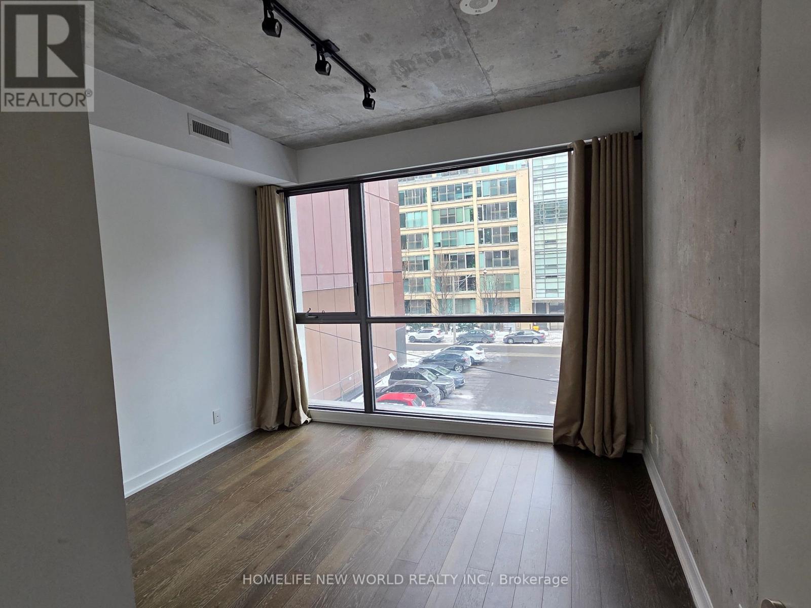 303 - 39 Brant Street, Toronto, Ontario  M5V 0M8 - Photo 5 - C12732724