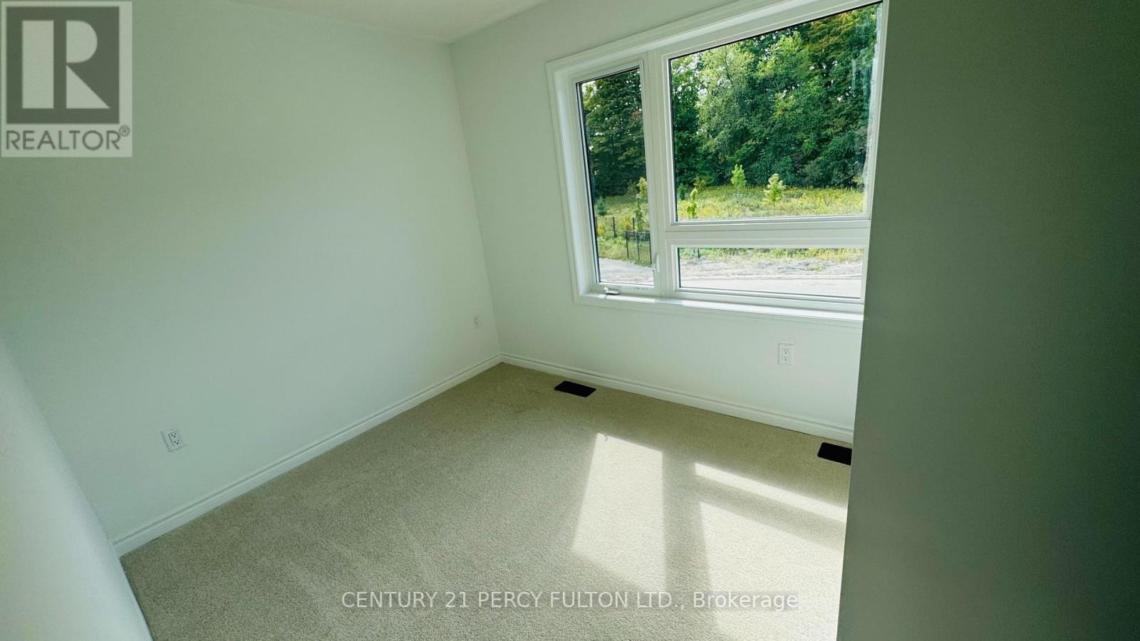 1453 Mockingbird Square, Pickering, Ontario  L1X 0N8 - Photo 12 - E12732550