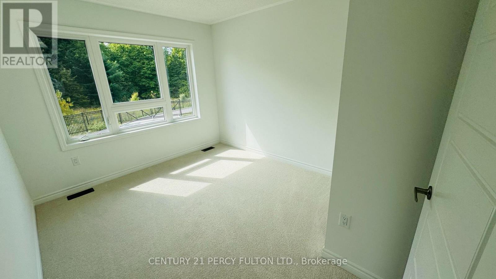 1453 Mockingbird Square, Pickering, Ontario  L1X 0N8 - Photo 13 - E12732550