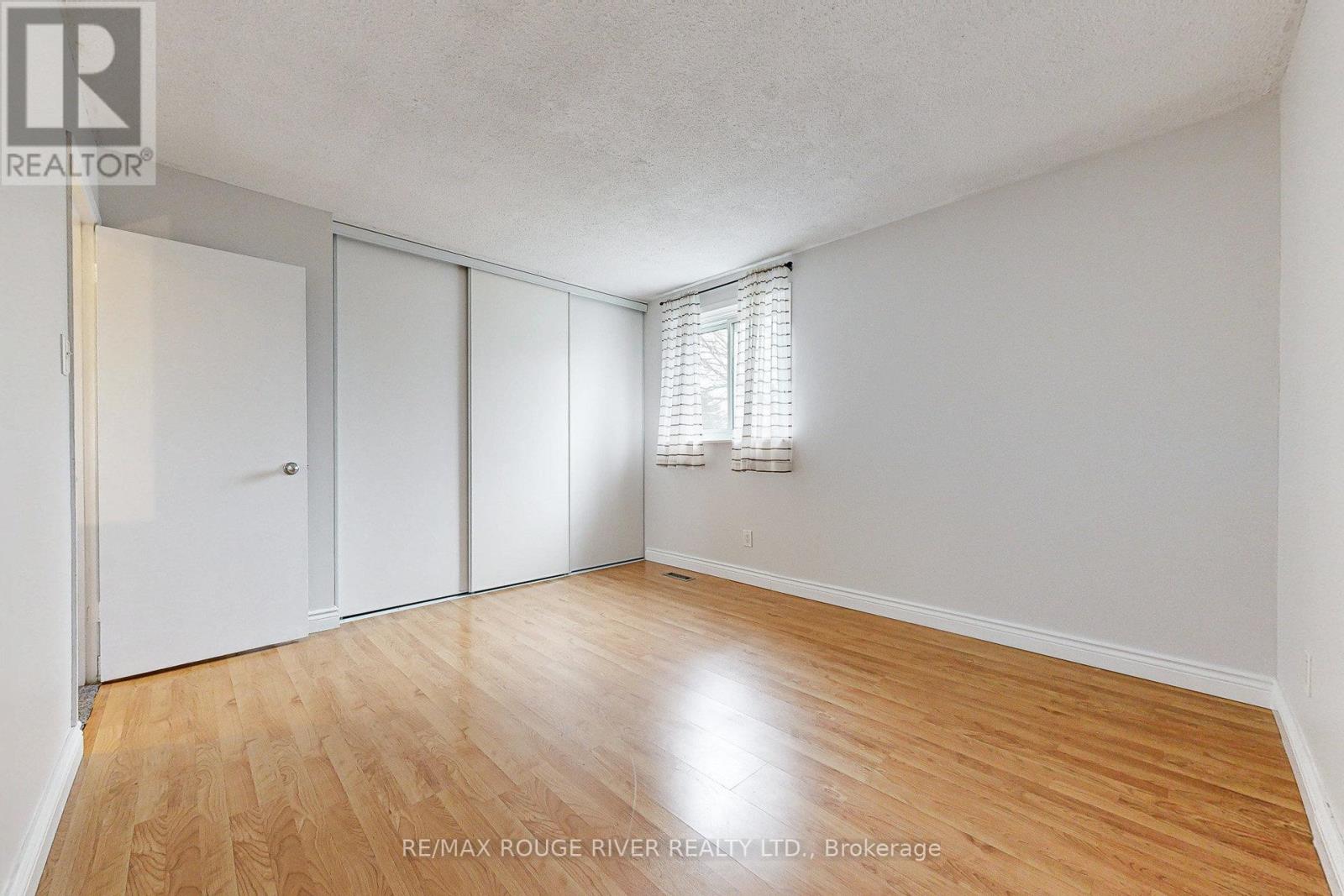 42 Lucas Lane, Ajax, Ontario  L1S 3P8 - Photo 6 - E12732558