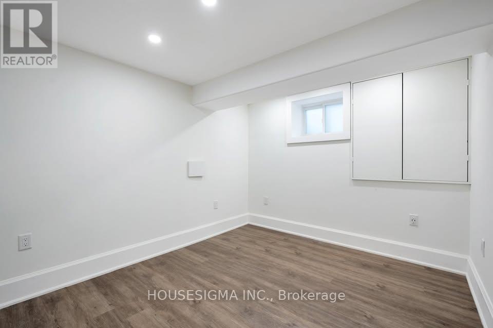 Lower - 334 Riverdale Avenue, Toronto, Ontario  M4J 1A2 - Photo 7 - E12732646