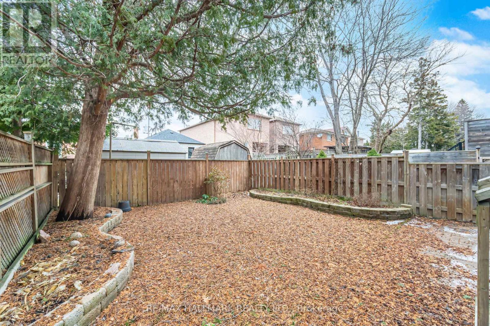 4a Holborne Avenue, Toronto, Ontario  M4C 2P9 - Photo 37 - E12732686