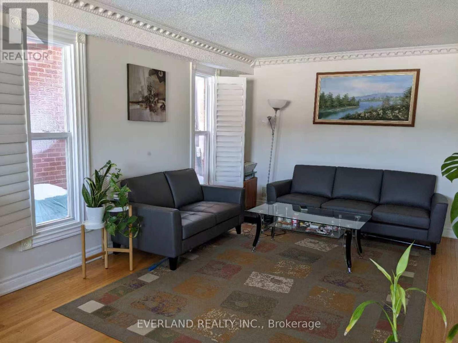 36 Rainthorpe Crescent, Toronto, Ontario  M1W 3S7 - Photo 2 - E12732712