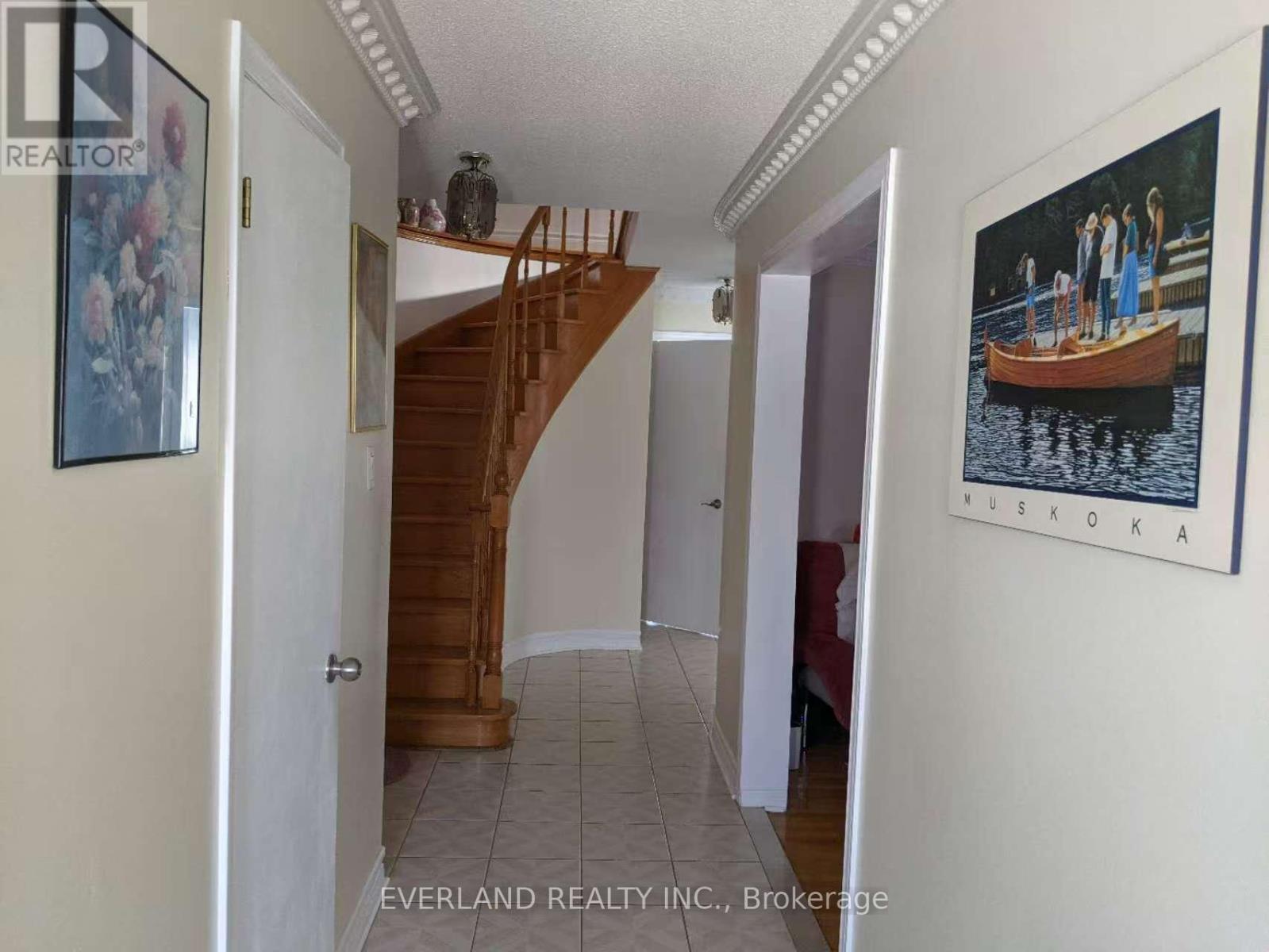 36 Rainthorpe Crescent, Toronto, Ontario  M1W 3S7 - Photo 7 - E12732712