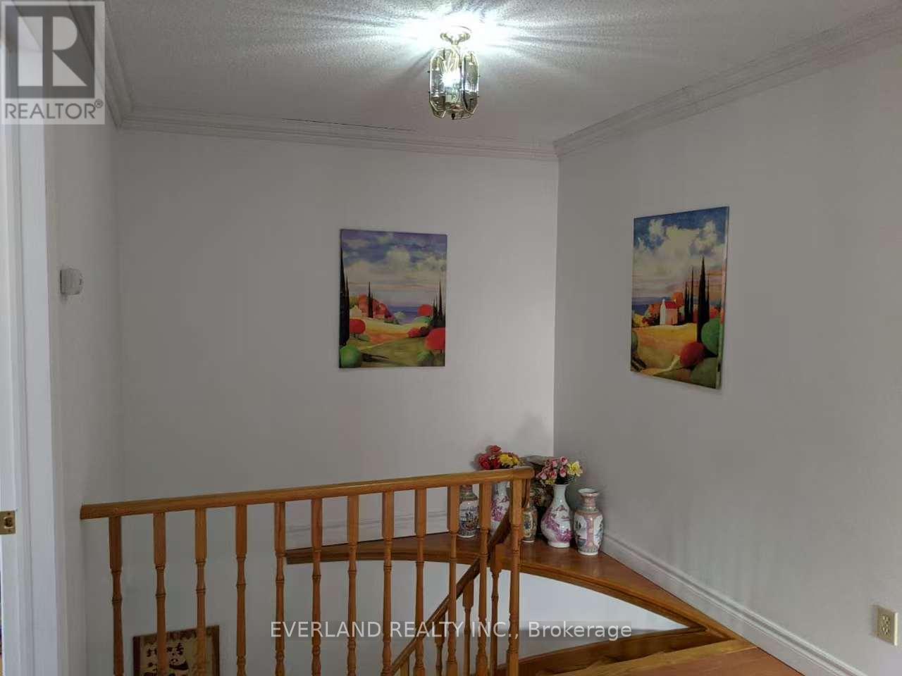 36 Rainthorpe Crescent, Toronto, Ontario  M1W 3S7 - Photo 8 - E12732712