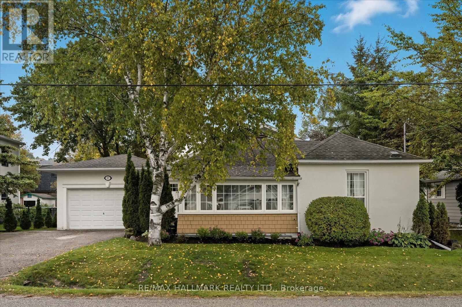 17 Mill Street, East Gwillimbury, Ontario  L0G 1M0 - Photo 3 - N12732492