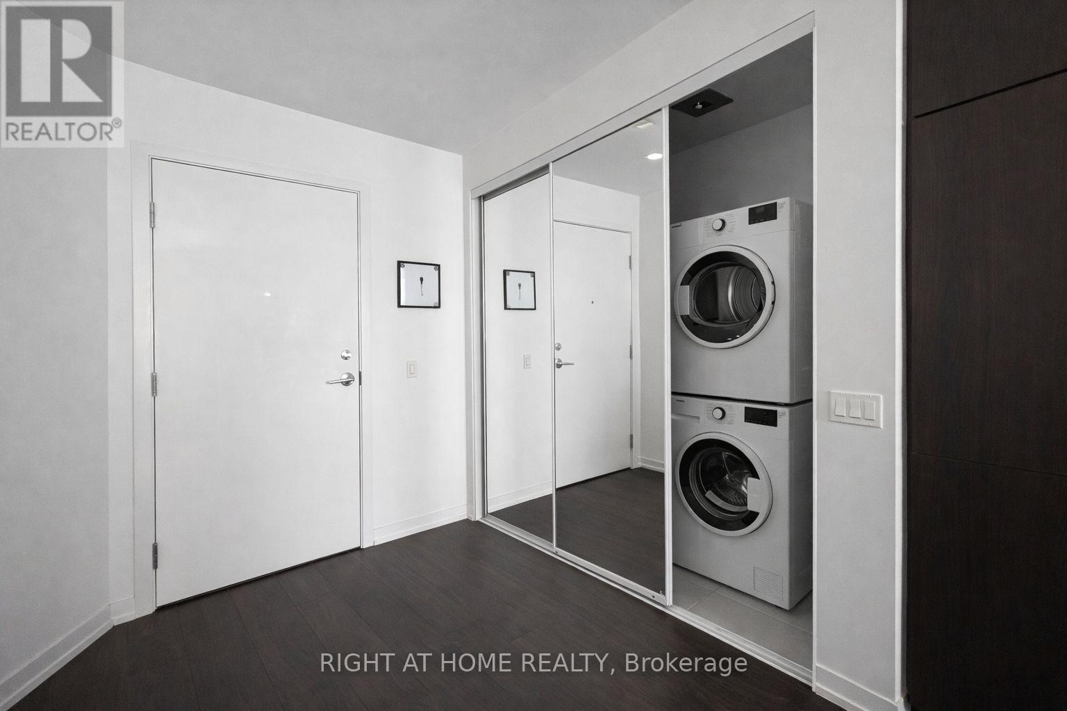 2201 - 950 Portage Parkway, Vaughan, Ontario  L4K 0J7 - Photo 3 - N12732542