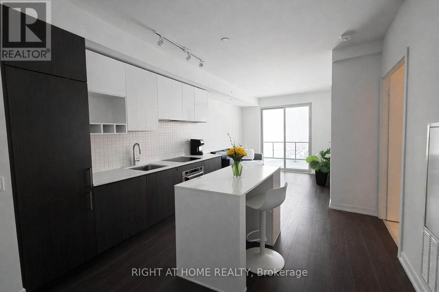 2201 - 950 Portage Parkway, Vaughan, Ontario  L4K 0J7 - Photo 4 - N12732542