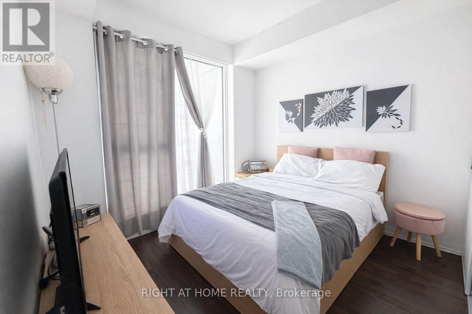 2201 - 950 Portage Parkway, Vaughan, Ontario  L4K 0J7 - Photo 9 - N12732542