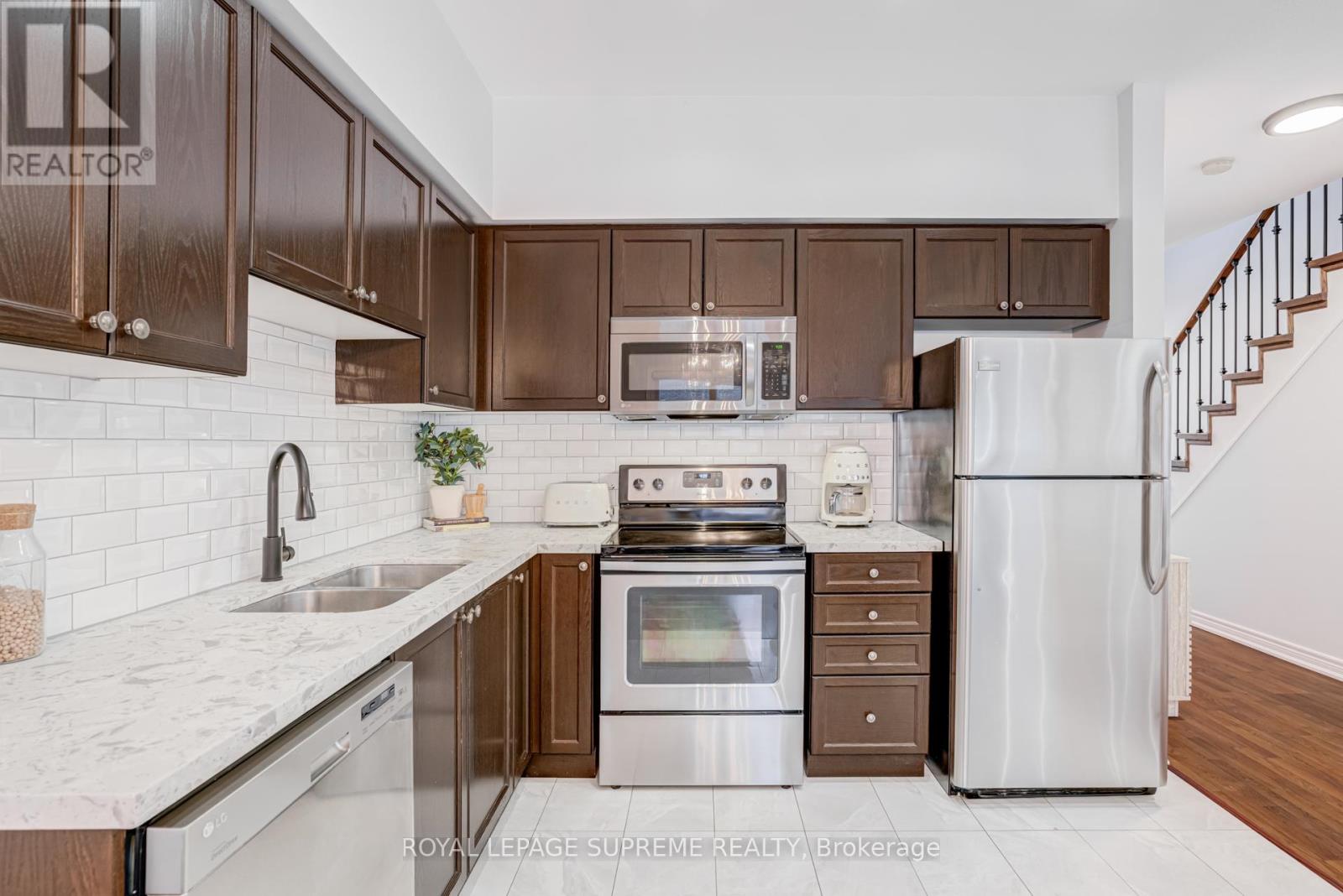 71 Luisa Street, Bradford West Gwillimbury, Ontario  L3Z 0P1 - Photo 10 - N12732566