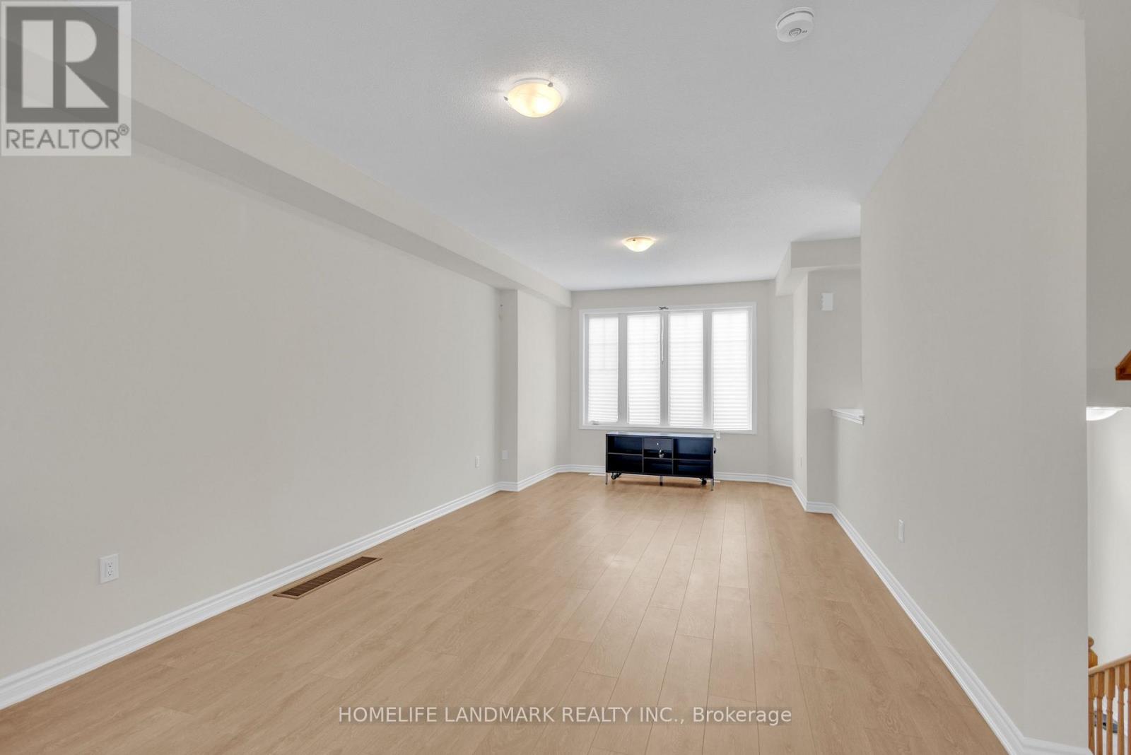 20 Lana Circle, Wasaga Beach, Ontario  L9Z 0K1 - Photo 6 - S12732626