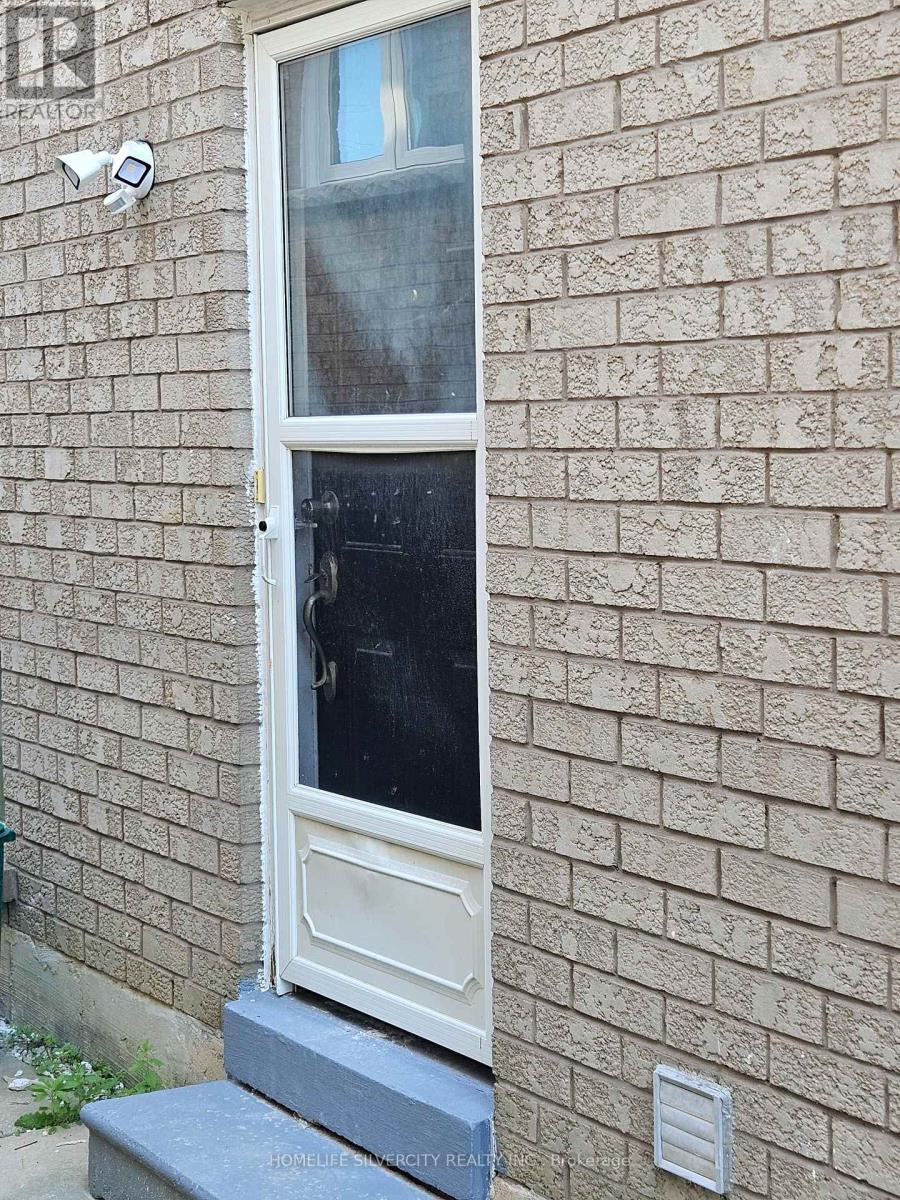 Bsmt - 81 Beaconsfield Avenue, Brampton, Ontario  L6Y 4S1 - Photo 5 - W12724970