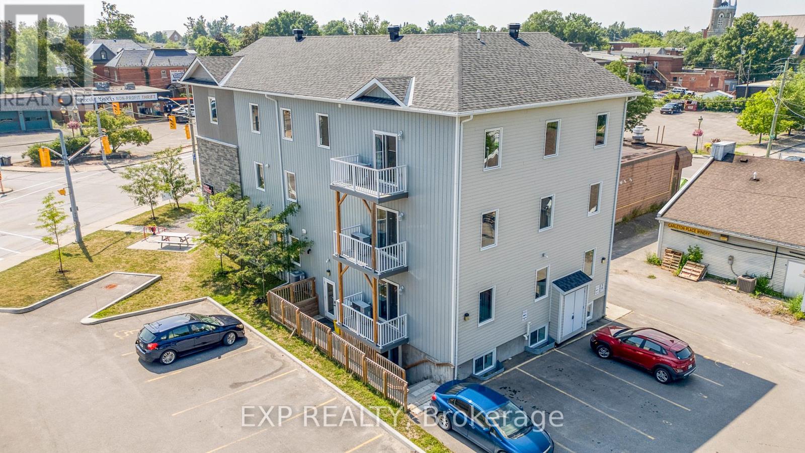 17 Moore Street, Carleton Place, Ontario  K7C 2R4 - Photo 8 - X12295393