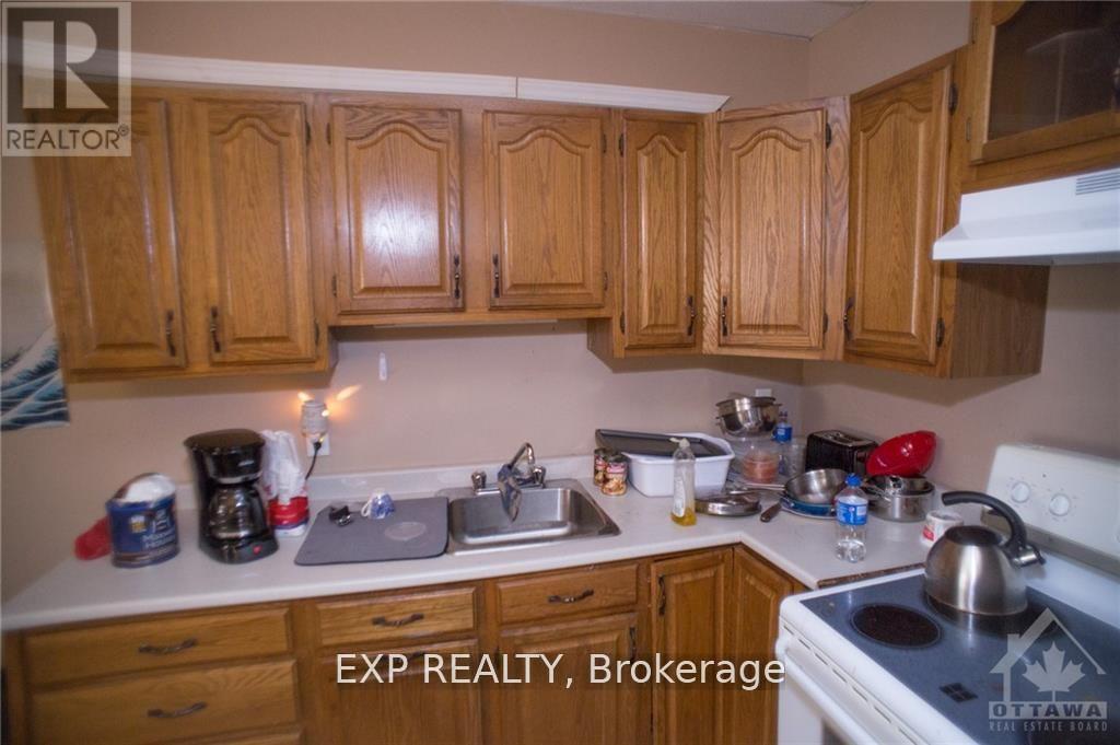 380 Fisher Street, North Bay, Ontario  P1B 2E1 - Photo 5 - X12650246