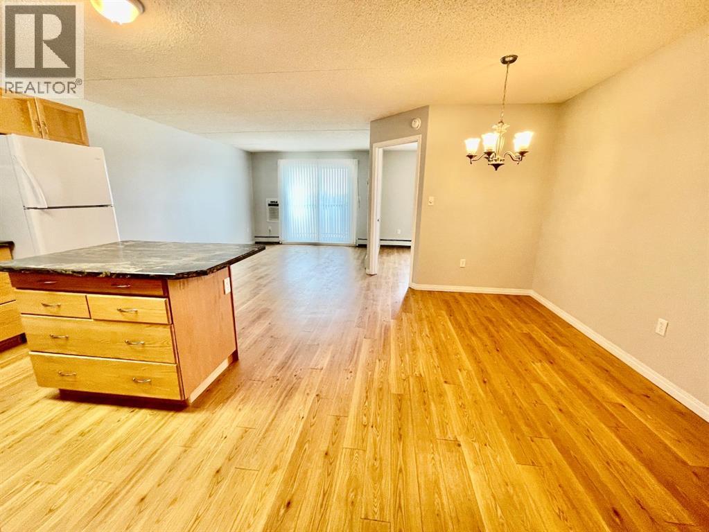 305, 228 Pembina Avenue, Hinton, Alberta  T7V 0A5 - Photo 4 - A2281985