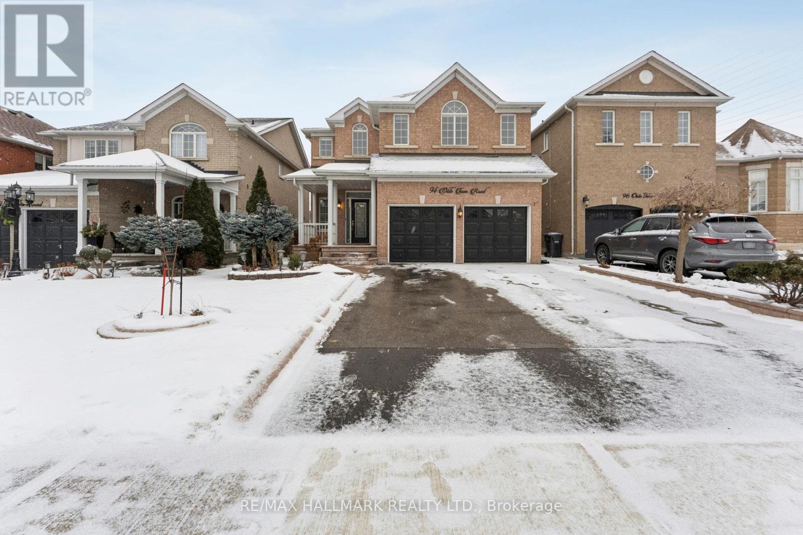 94 OLDE TOWN ROAD, Brampton, Ontario
