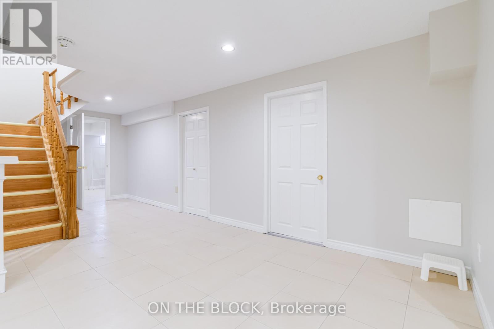 409 Silverthorne Crescent, Mississauga, Ontario  L5R 1W1 - Photo 9 - W12732504