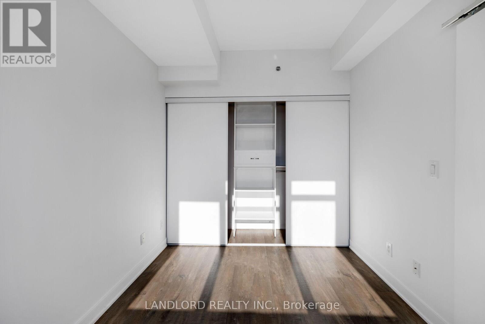 905 - 11 Superior Avenue, Toronto, Ontario  M8V 0A7 - Photo 11 - W12732536