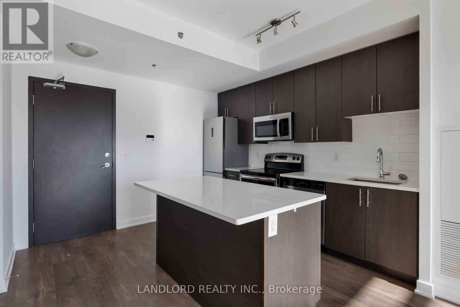 905 - 11 Superior Avenue, Toronto, Ontario  M8V 0A7 - Photo 5 - W12732536