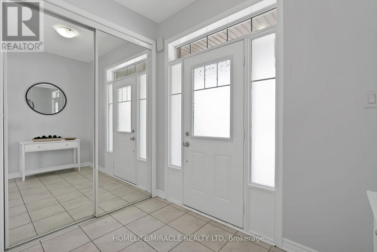 12 Ringway Road, Brampton, Ontario  L7A 4T4 - Photo 3 - W12732572