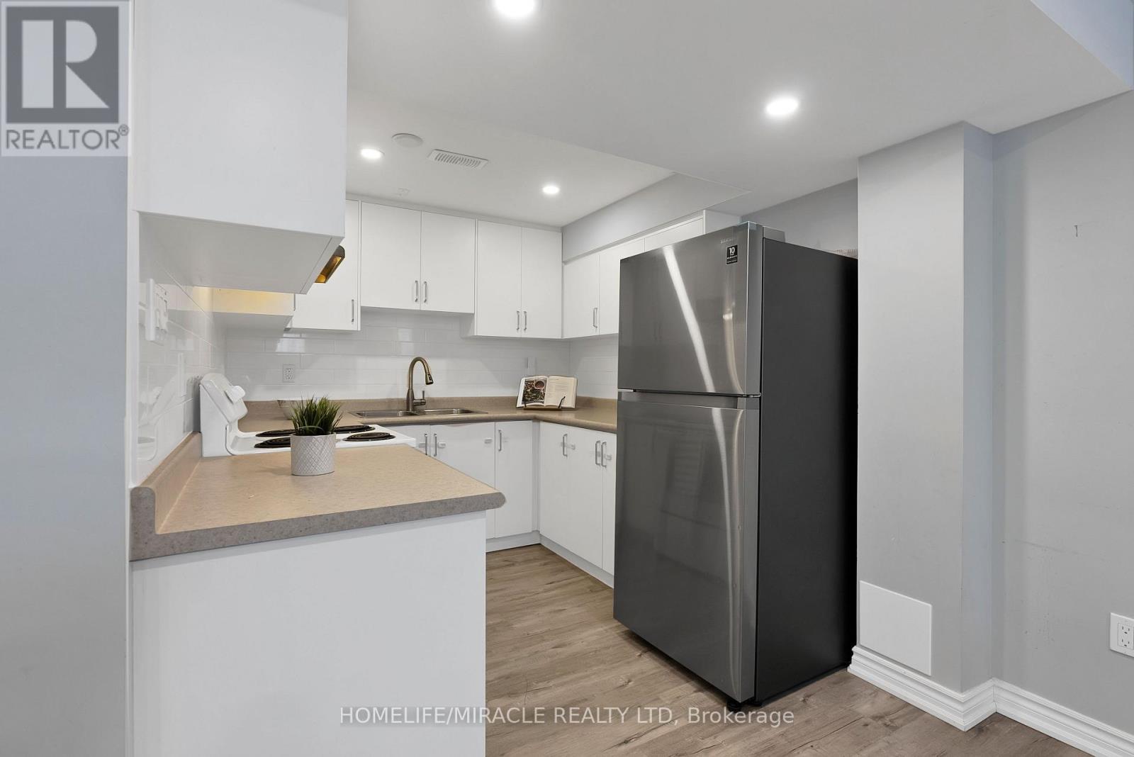 12 Ringway Road, Brampton, Ontario  L7A 4T4 - Photo 37 - W12732572