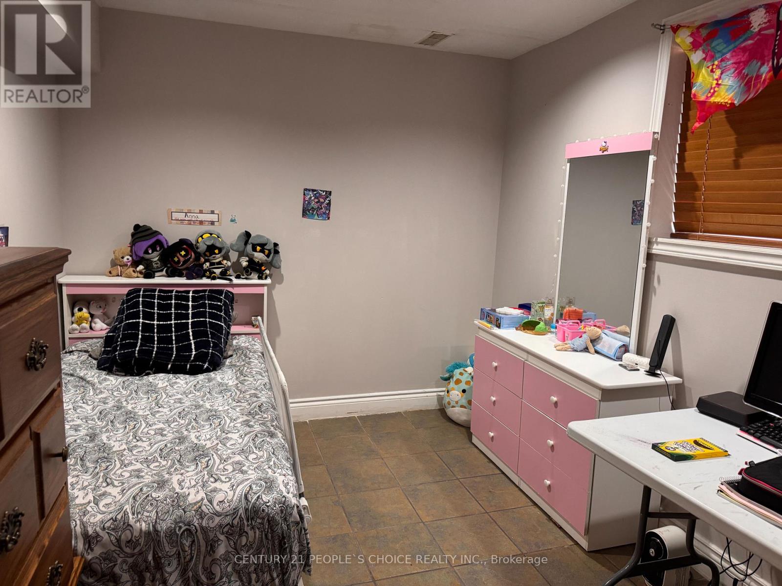 538 Caledonia Road, Toronto, Ontario  M6E 4V4 - Photo 11 - W12732602