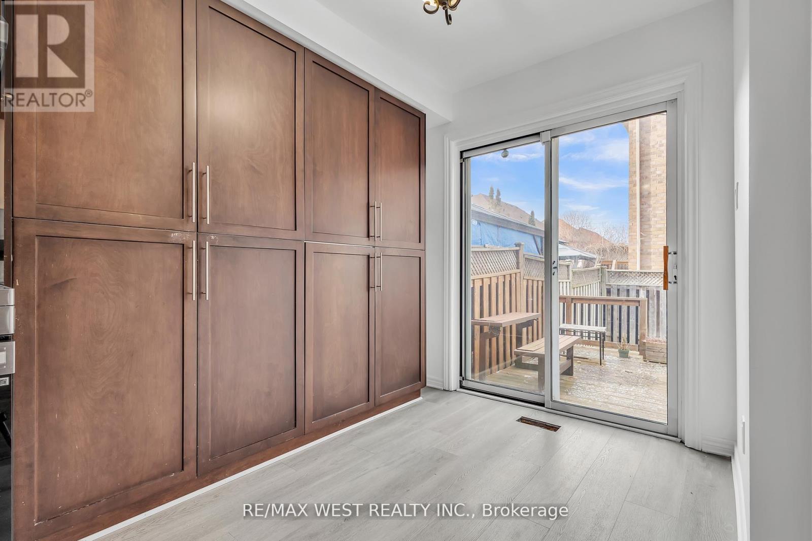 3865 Allcroft Road, Mississauga, Ontario  L5N 7E3 - Photo 14 - W12732640