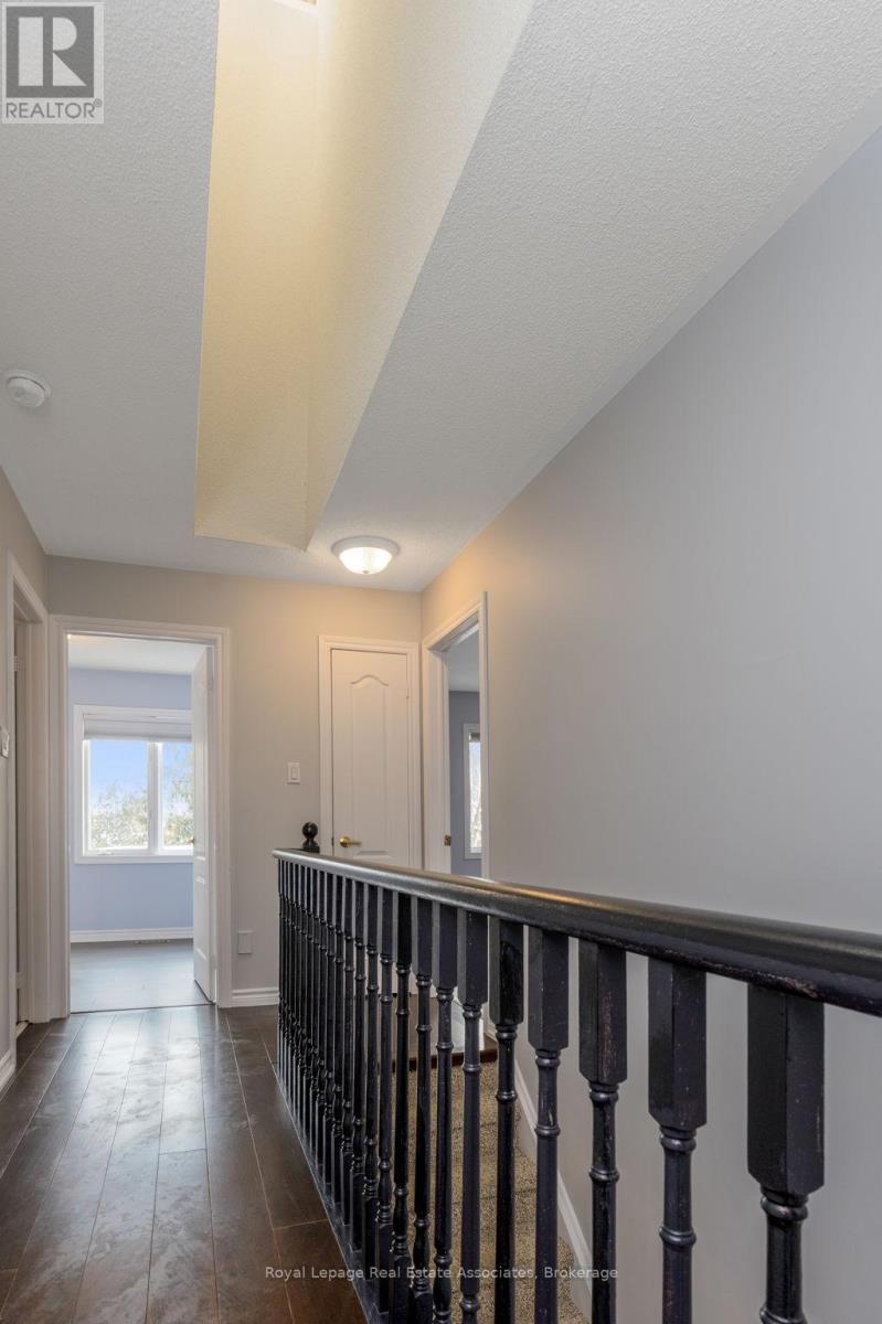 76 River Drive, Halton Hills, Ontario  L7G 2J2 - Photo 19 - W12732650