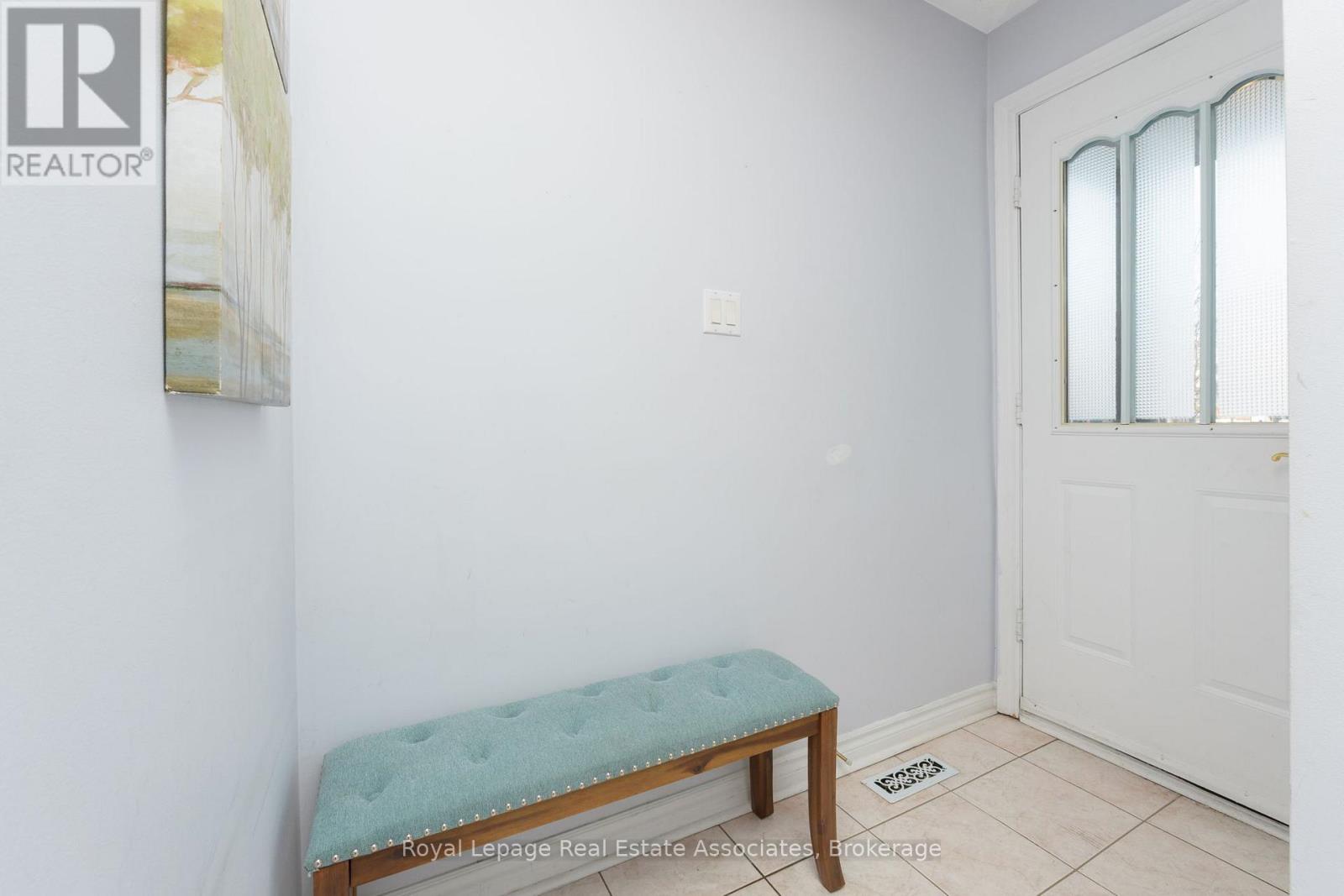 76 River Drive, Halton Hills, Ontario  L7G 2J2 - Photo 3 - W12732650