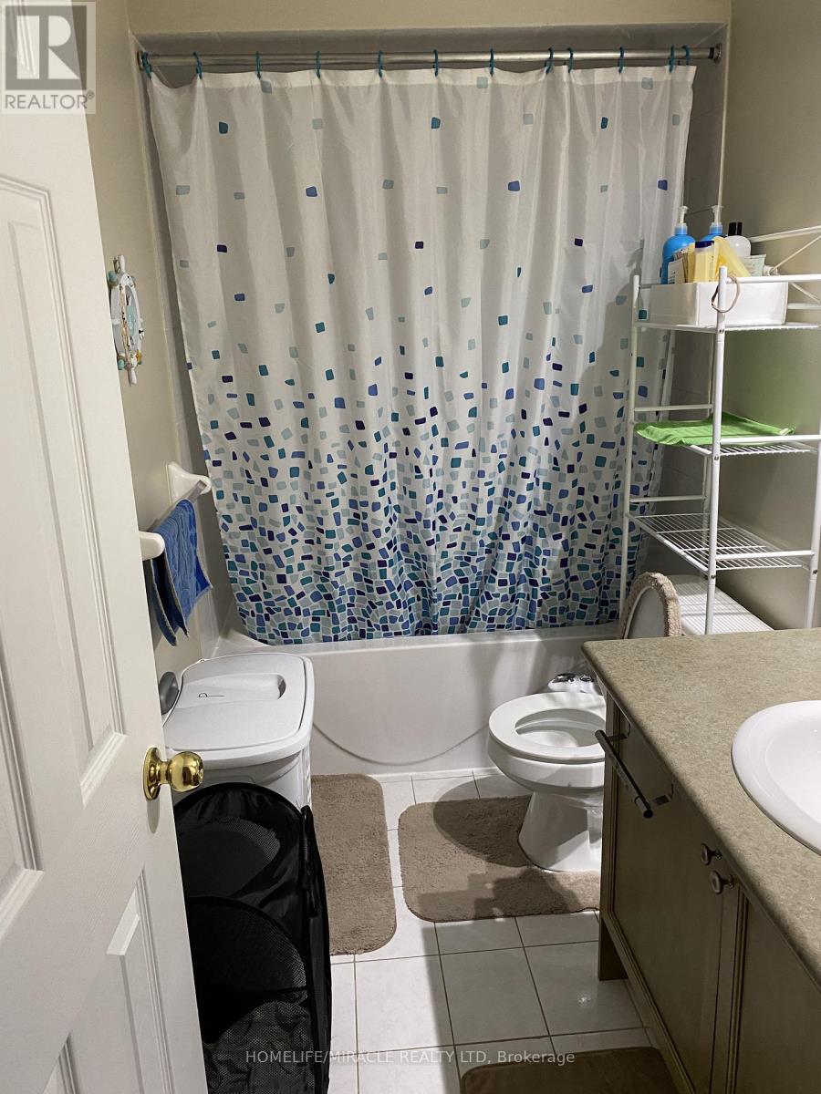 4 Sled Dog Road, Brampton, Ontario  L6R 0H8 - Photo 10 - W12732684