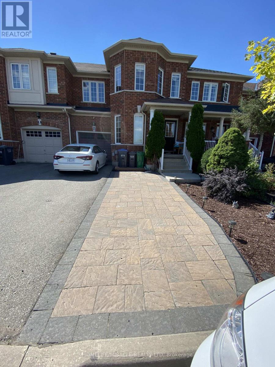 4 Sled Dog Road, Brampton, Ontario  L6R 0H8 - Photo 4 - W12732684