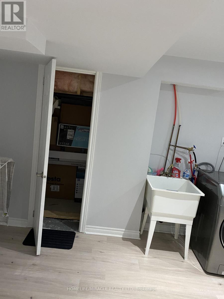 4 Sled Dog Road, Brampton, Ontario  L6R 0H8 - Photo 42 - W12732684