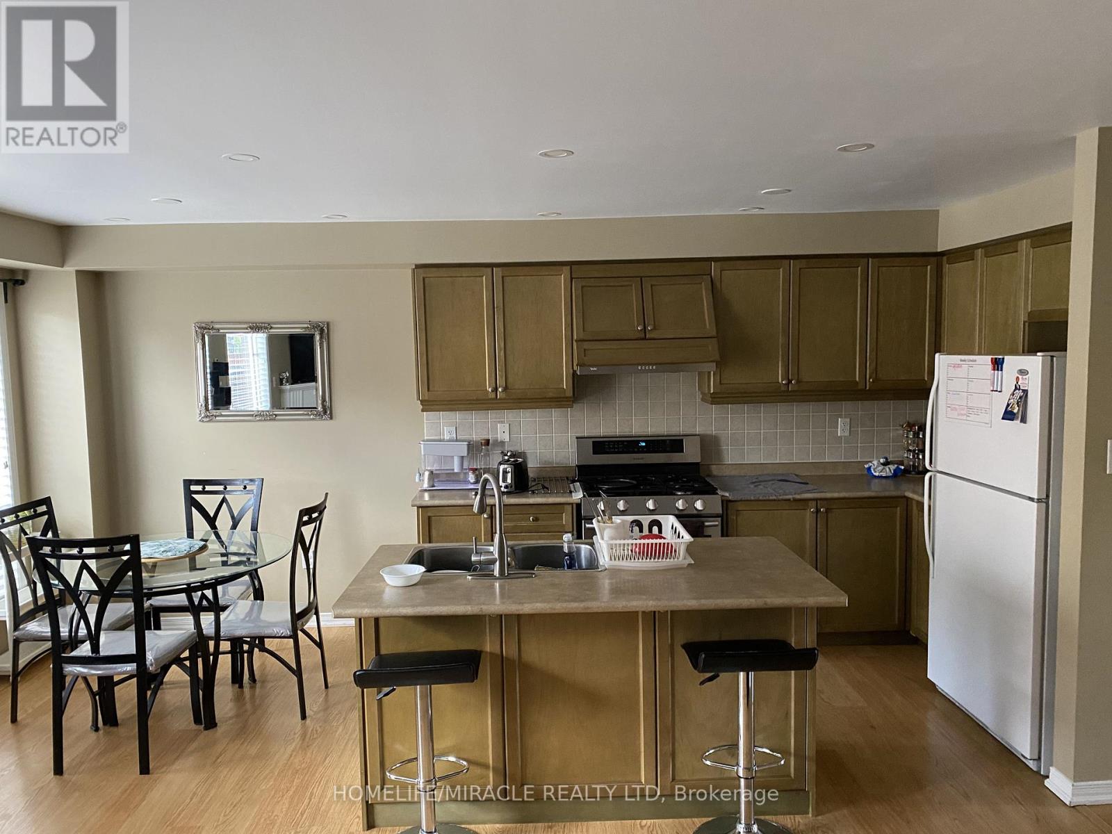 4 Sled Dog Road, Brampton, Ontario  L6R 0H8 - Photo 9 - W12732684