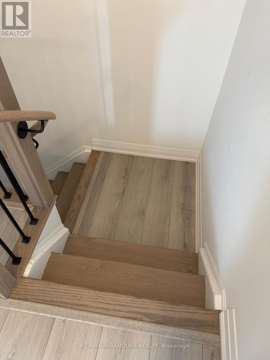 330 - 85 Attmar Drive, Brampton, Ontario  L6P 0Y6 - Photo 7 - W12732706