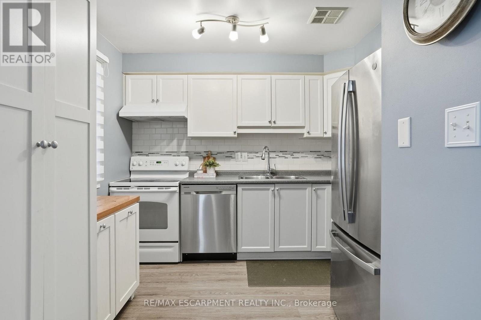 31 Galileo Boulevard, Brantford, Ontario  N3R 7Y3 - Photo 11 - X12732496