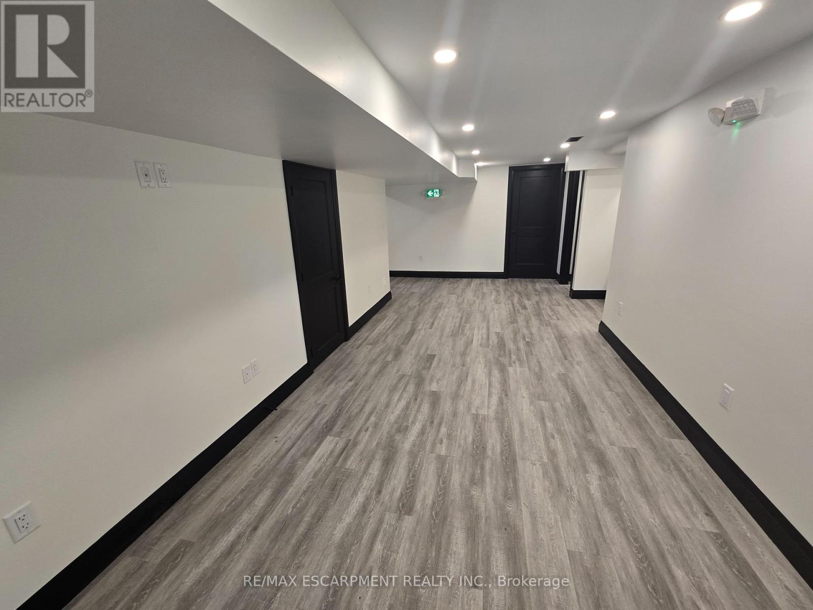 2 - 531 Queenston Road, Hamilton, Ontario  L8K 1J7 - Photo 12 - X12732510