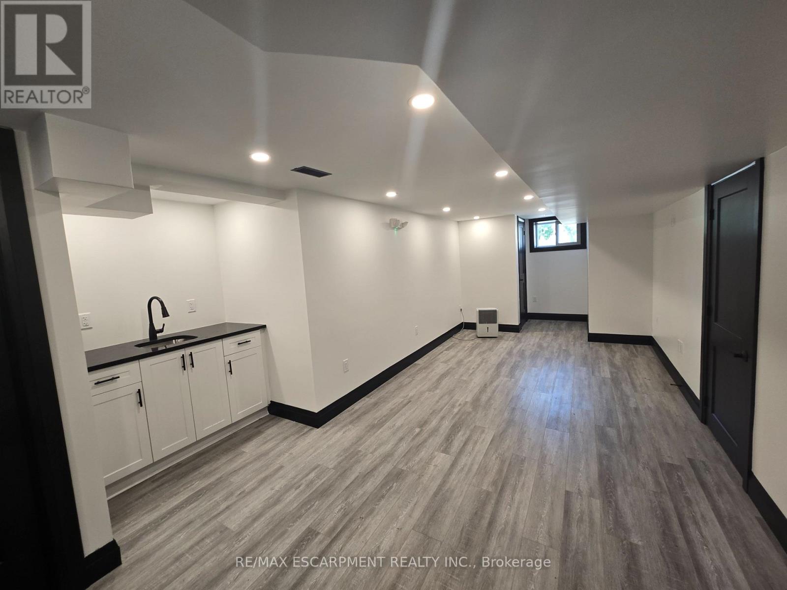 2 - 531 Queenston Road, Hamilton, Ontario  L8K 1J7 - Photo 17 - X12732510