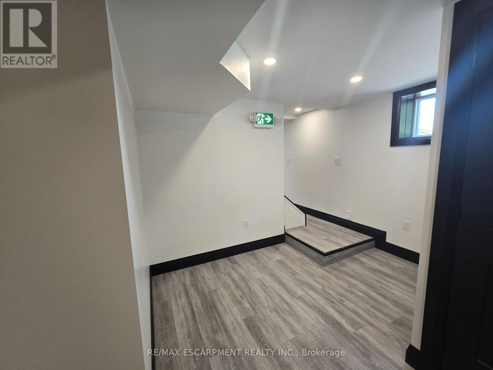 2 - 531 Queenston Road, Hamilton, Ontario  L8K 1J7 - Photo 20 - X12732510