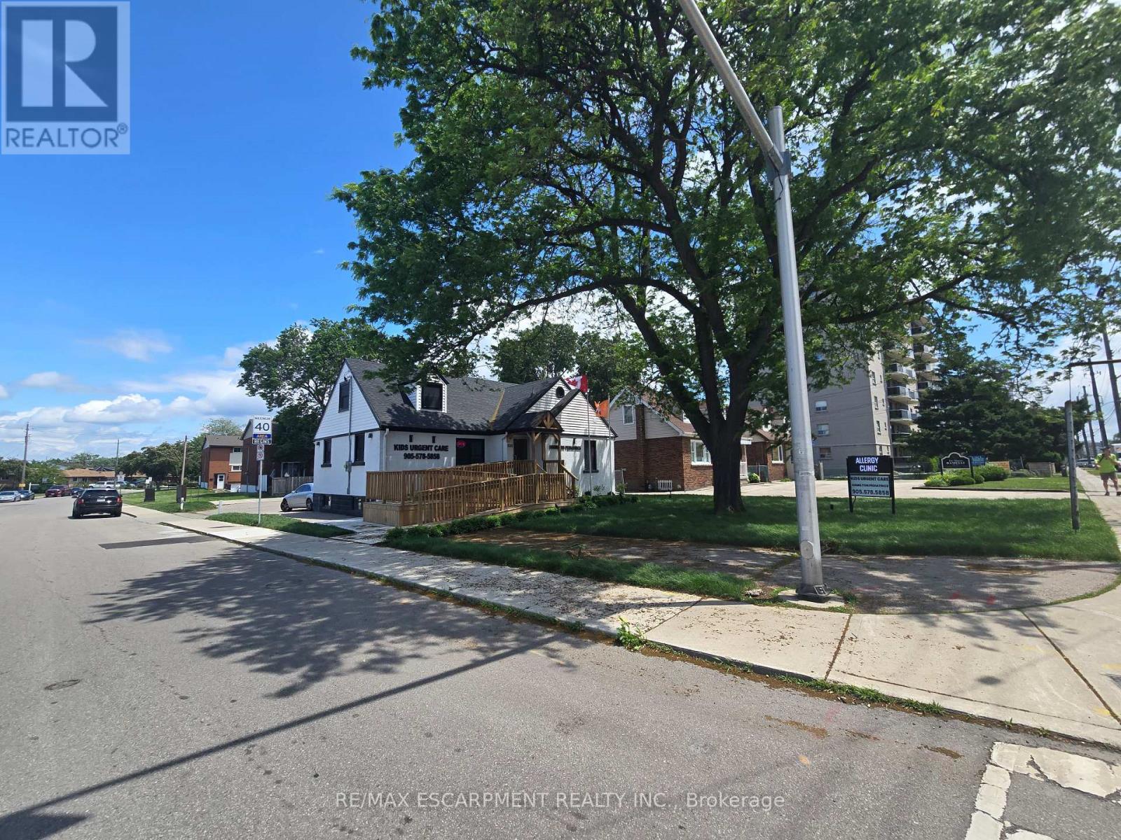 2 - 531 Queenston Road, Hamilton, Ontario  L8K 1J7 - Photo 4 - X12732510