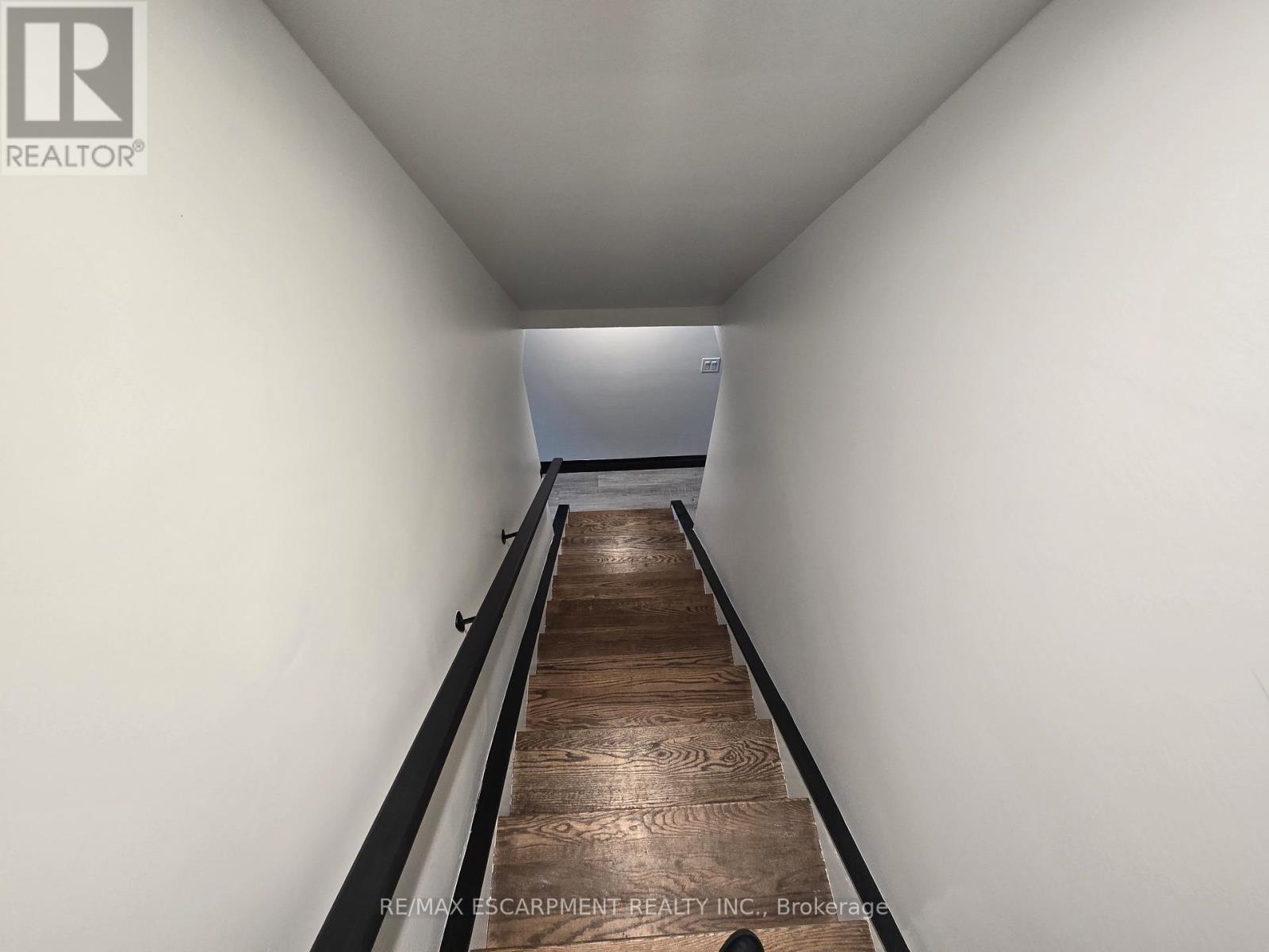 2 - 531 Queenston Road, Hamilton, Ontario  L8K 1J7 - Photo 7 - X12732510