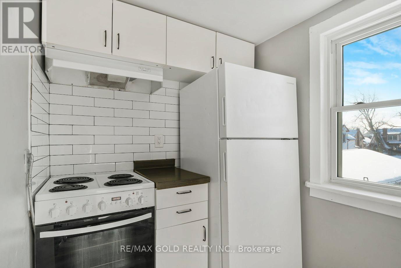 2 - 23 Avenue Place, Welland, Ontario  L3B 4B2 - Photo 10 - X12732588