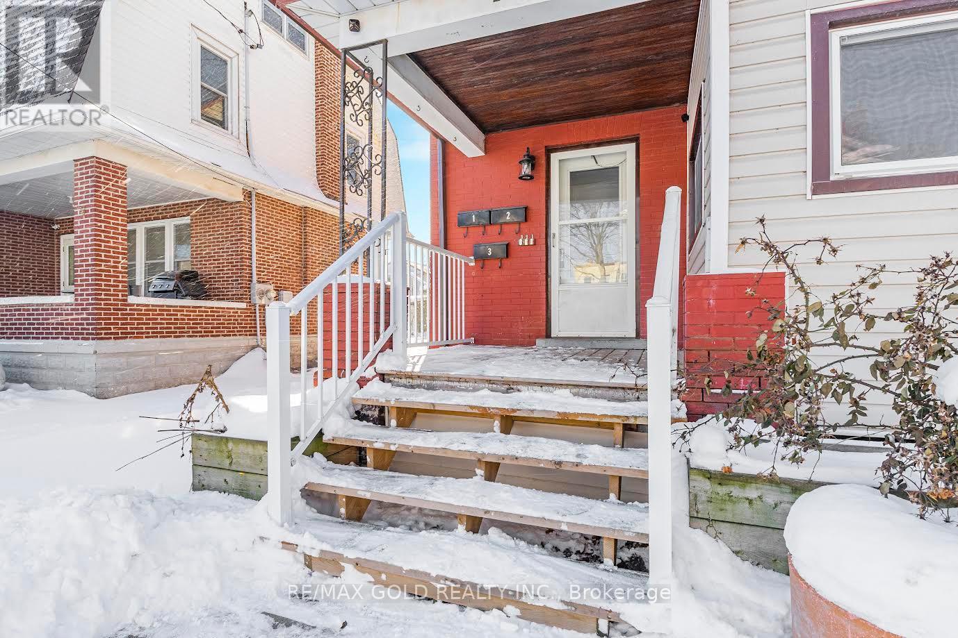 2 - 23 Avenue Place, Welland, Ontario  L3B 4B2 - Photo 2 - X12732588