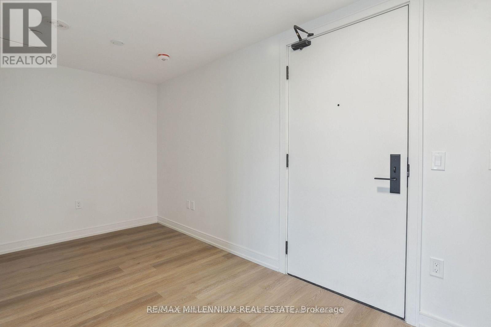 329 - 1 Jarvis Street, Hamilton, Ontario  L8R 3J2 - Photo 2 - X12732604