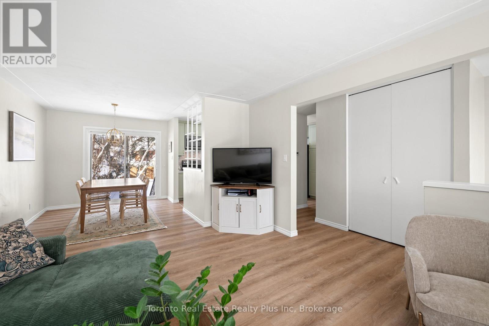 528 Greenbrook Drive, Kitchener, Ontario  N2M 4K6 - Photo 10 - X12732670